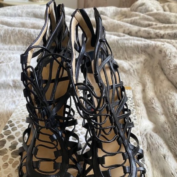 Christian Louboutin - Picture 1 of 6